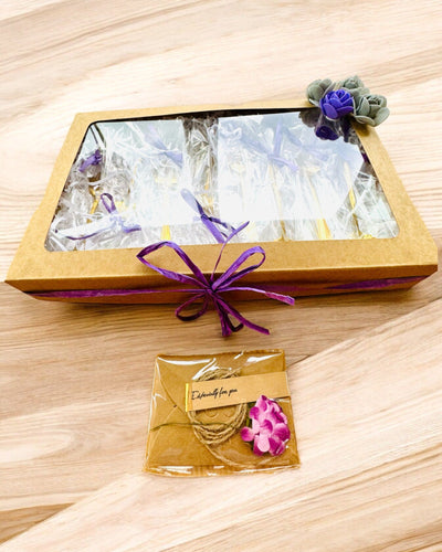 "Kwiatowa Rapsodia" -lusikkasetti - personointi kaiverruksella lahjaksi, 2 vaihtoehtoa valittavana