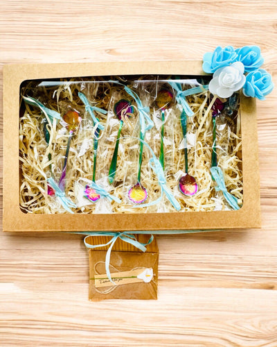 "Kwiatowa Rapsodia" -lusikkasetti - personointi kaiverruksella lahjaksi, 2 vaihtoehtoa valittavana