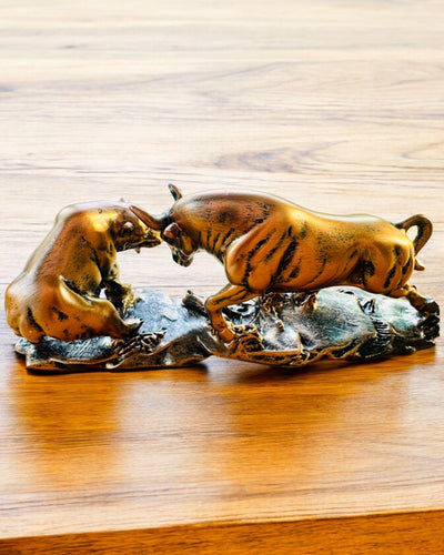 "Starcie Byka z Niedźwiedziem" - Kuparinruskea veistos kaiverrusvaihtoehdolla