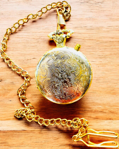 Taskukello "Motocykli Elegancik 2" – Kaiverrus lahjaksi, 3 värivaihtoehtoa