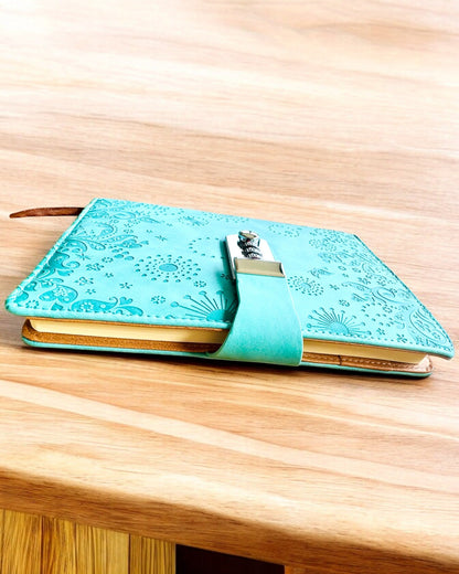 Eksklusiivinen Muistikirja, PU-nahka, A5 Salasanalukolla - "Secret Journal", personointi kaiverruksella