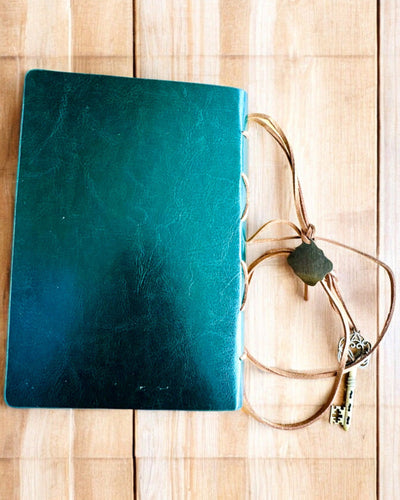 Vintage-muistikirja "Klucz Przeszłości" - Kaiverrusmahdollisuus lahjaksi, muistikirja