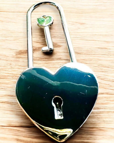 Rakkauden taikaiset lukot kaiverrusmahdollisuudella lahjaksi, 5 värivaihtoehtoa valittavana