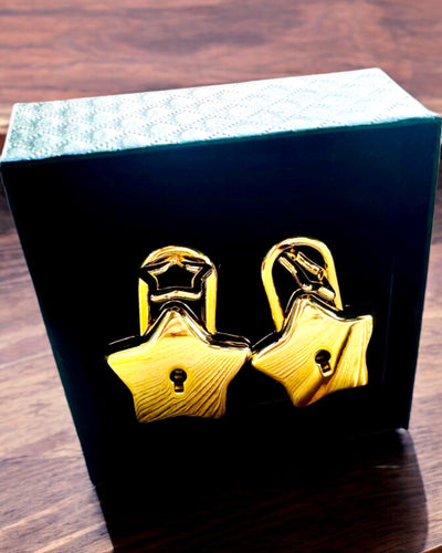 2 Tähtimäistä mini Lukkoa kaiverruksella – Suojaa Unelmasi, personoitu lahjaksi, 2 värivaihtoehtoa valittavana