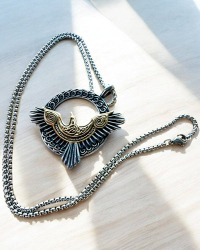 Amulet Stalowego Sokoła - Kaulakoru kaiverruksella, inspiroituna kelttiläisestä taiteesta, lahjaksi