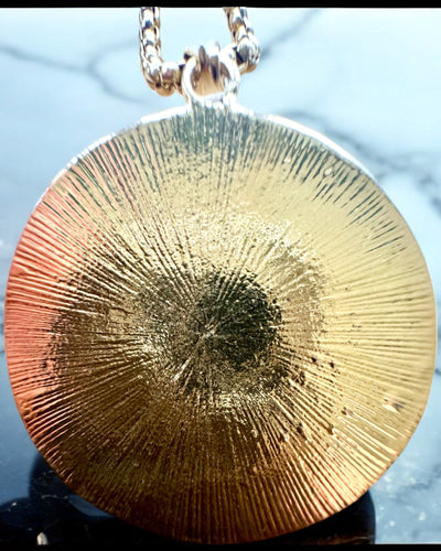 Amuletti "Oko Horusa" - Eleganssia ja Suojaa, mahdollisuus personointiin kaiverruksella lahjaksi