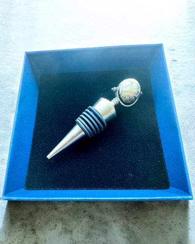 GloboStop - Viinipullon korkki kaiverruksella, mahdollisuus personoida kaiverruksella lahjaksi