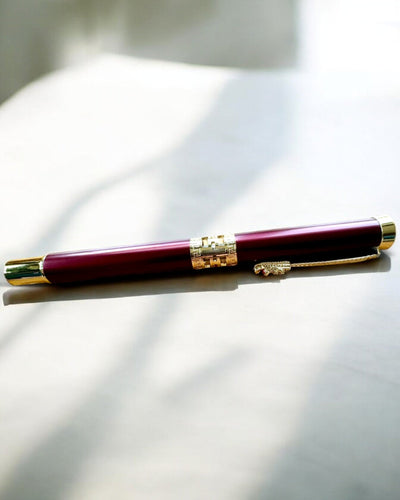 Tyylikäs Lohikäärmekynä, 3 värivaihtoehtoa, mahdollisuus personointiin kaiverruksella lahjaksi