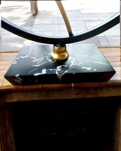 "Elegancki Owad" -viiniteline - pullolle ja laseille, korkeus 33 cm, mahdollisuus personoida kaiverruksella lahjaksi