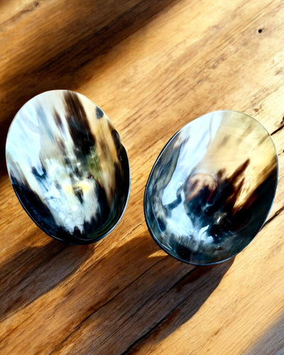 Miska intialainen sarvi - mahdollisuus personointiin kaiverruksella lahjaksi