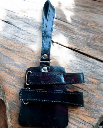 'Musta Pantteri -suojus kävelykepille kaiverrusmahdollisuudella - Käsintehty luonnonnahasta'