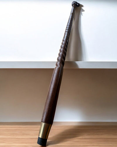 Susi Vartija Käsin Veistetty Kävelykeppi, Puinen, personoitavissa kaiverruksella