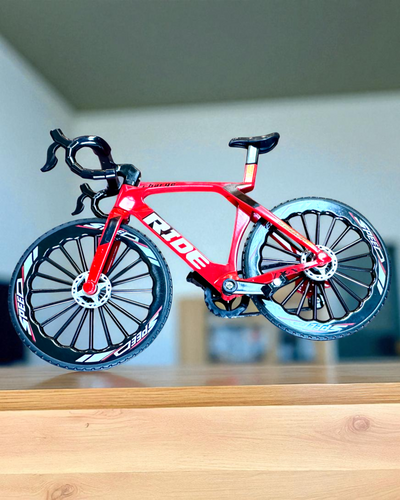 Mini Rower „Speedster” – keräilymalli kaiverrusvaihtoehdolla, 2 vaihtoehtoa valittavana