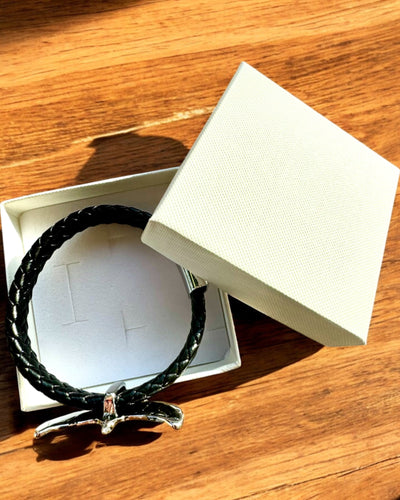 Miesten rannekoru "SkyRider" – Nahkainen tyyli, jossa on luonnetta - mahdollisuus personointiin kaiverruksella