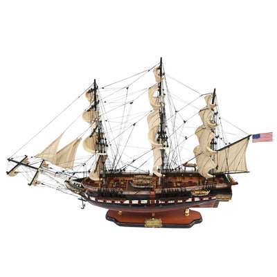Eksklusiivinen suuri USS Constitution -purjelaivamalli, 100 cm, kaiverruksella personoitavissa