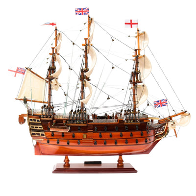 Koottu HMS Victory -purjelaivamalli, 54 cm - käsintehty jäljennös, kaiverruksella personoitavissa - ihanteellinen lahja purjehduksen ystäville - korkealaatuinen, tyylikäs puinen jalusta