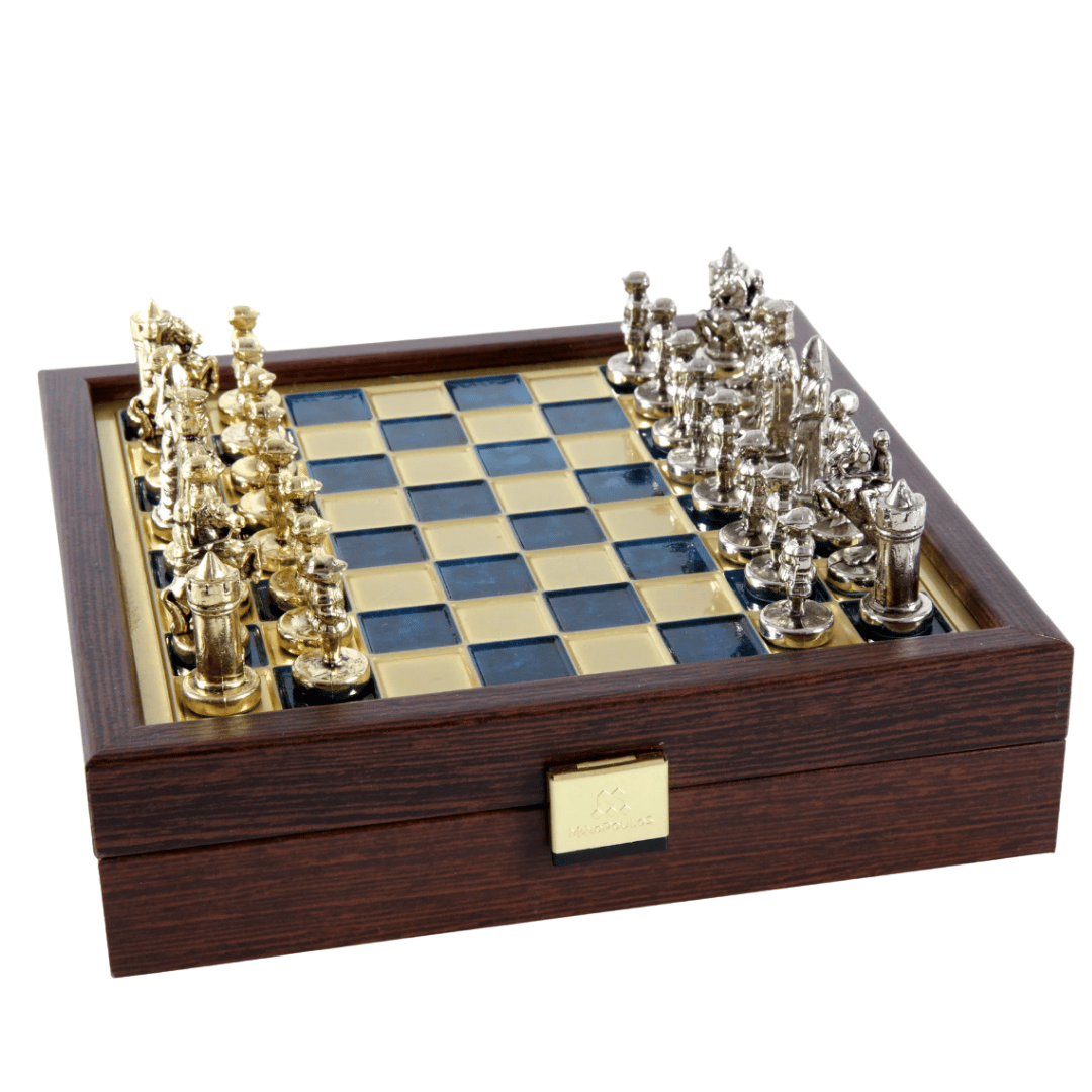 Tyylikäs Premium-messinkishakki 20x20cm Bysantti personoidulla kaiverruksella - täydellinen lahja shakinpelaajalle ja historian ystävälle - käsintehdyt nappulat kullan- ja hopeanvärisin viimeistelyin