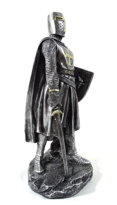 Kaiverrettu ristiretkiritarin figuuri 30 cm