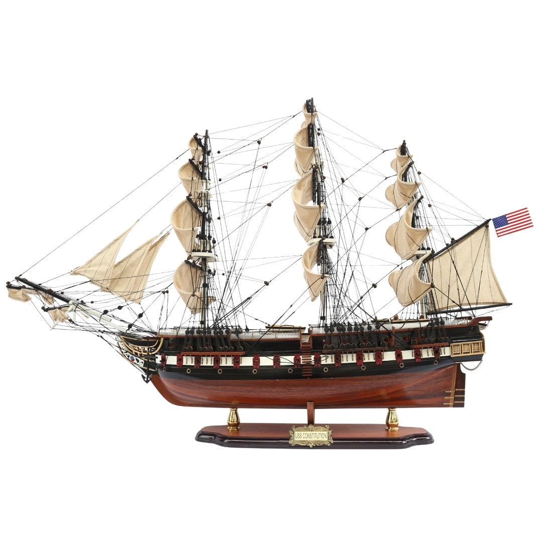 Eksklusiivinen suuri USS Constitution -purjelaivamalli, 100 cm, kaiverruksella personoitavissa