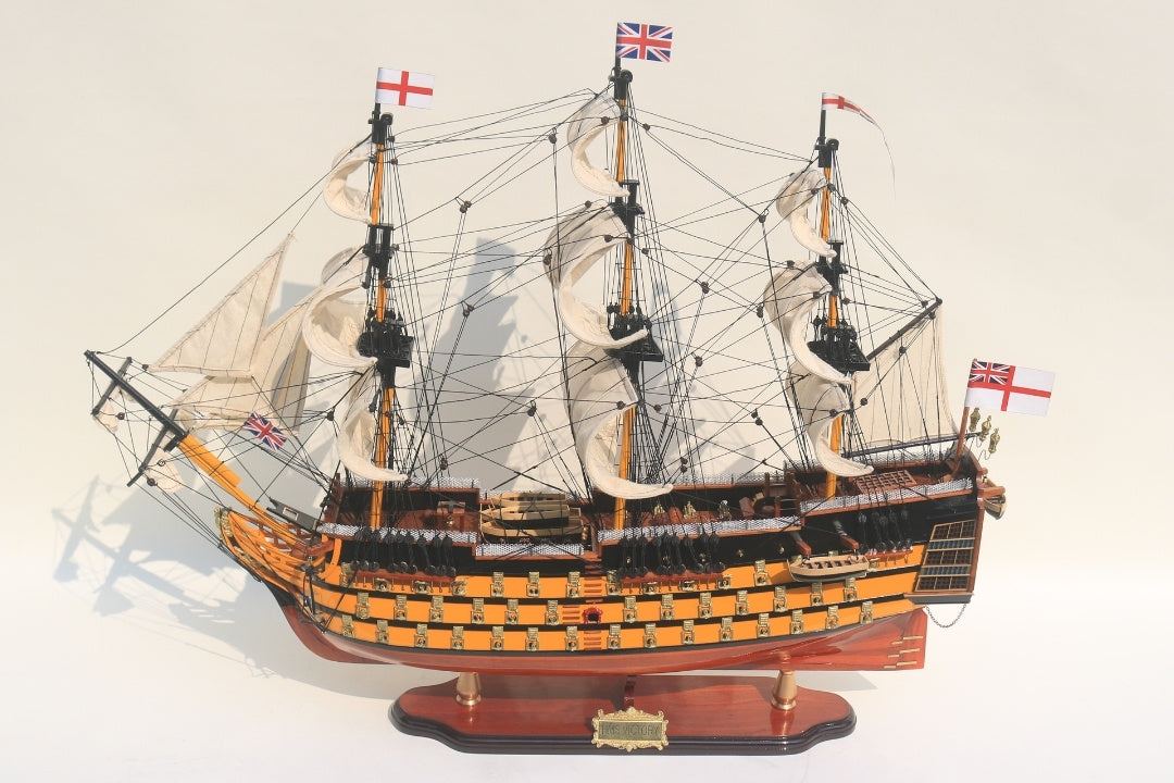 Koottu HMS Victory -purjelaivamalli, 80 cm, kaiverruksella personoitavissa - eksklusiivinen lahja- ja sisustusesine, käsintehty eksoottisesta puusta, korkealaatuinen ja viimeistelty yksityiskohtia myöten