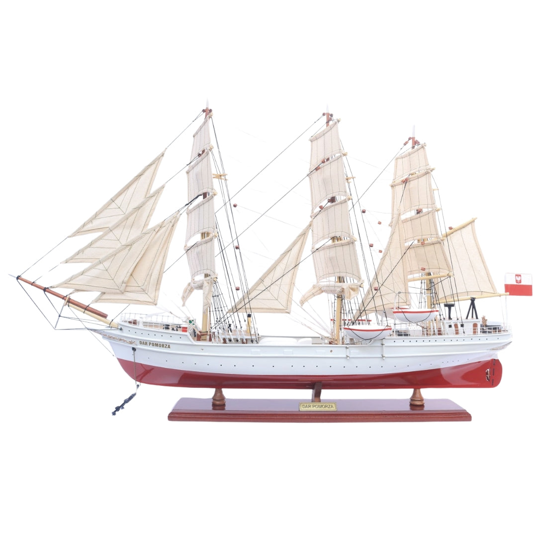 Eksklusiivinen Dar Pomorza -purjelaivamalli, 82 cm, kaiverruksella personoitavissa