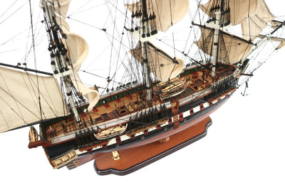Eksklusiivinen suuri USS Constitution -purjelaivamalli, 100 cm, kaiverruksella personoitavissa