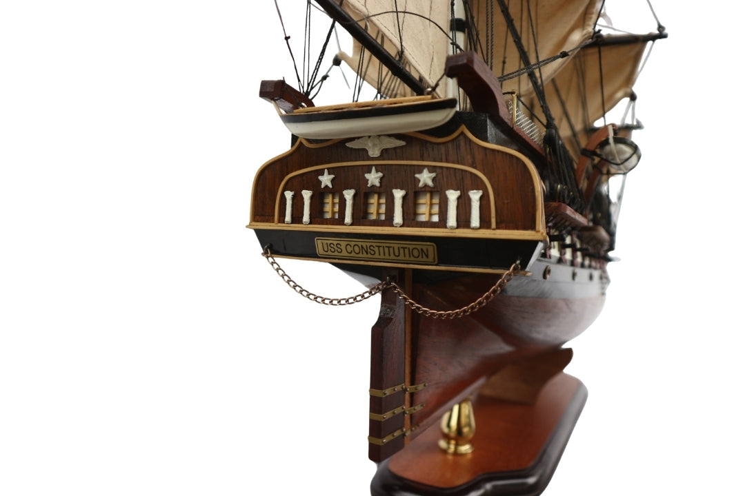 Eksklusiivinen suuri USS Constitution -purjelaivamalli, 100 cm, kaiverruksella personoitavissa