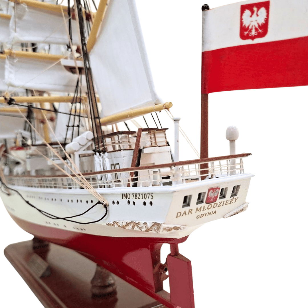 Eksklusiivinen Dar Młodzieży XXL -purjelaivamalli, 71 cm, kaiverruksella personoitavissa
