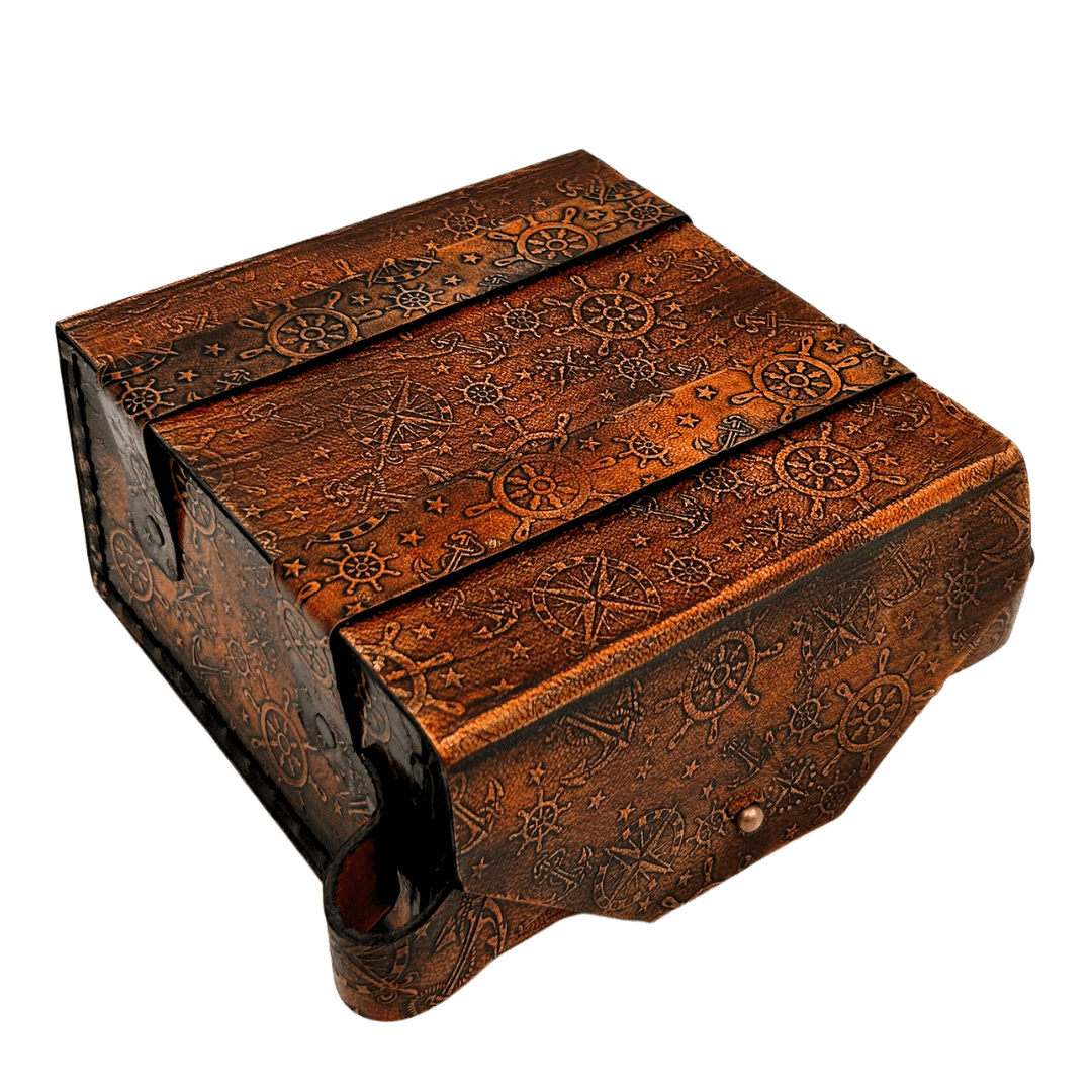 Messinkinen retro sekstantti nahkakotelossa - elegantti navigointiväline kaiverrusmahdollisuudella - täydellinen lahja purjehduksen ja historian ystäville - mitat 13x12x7 cm