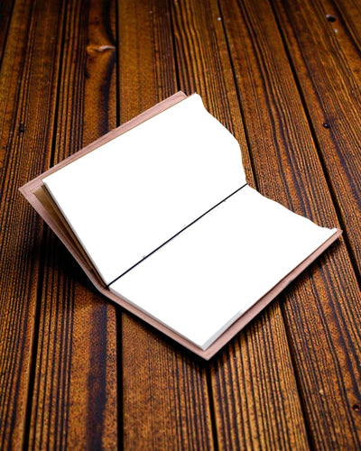 Unelmalistani muistikirja – käsin tehty ruskea nahkamuistikirja 22 × 12 × 1,5 cm, 80 sivua