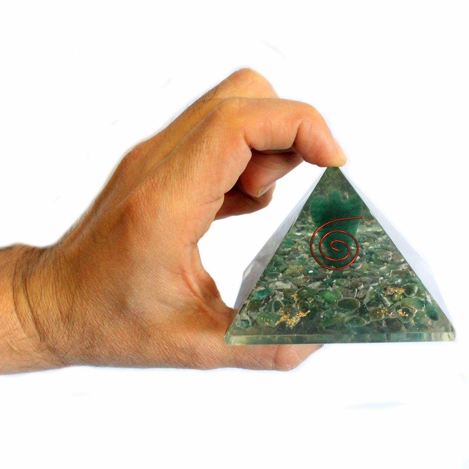 Taianomainen orgoniittipyramidi 70 mm - enkeli esoteerisilla esineillä, vihertävä sisus ja käsin viimeistelty