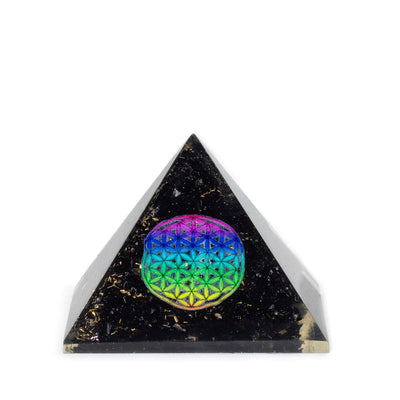 Orgone-pyramidi mustasta turmaliinista 5,5x4,5 cm elämän kukalla