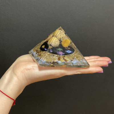 Orgaaninen pyramidi Midnight Reiki