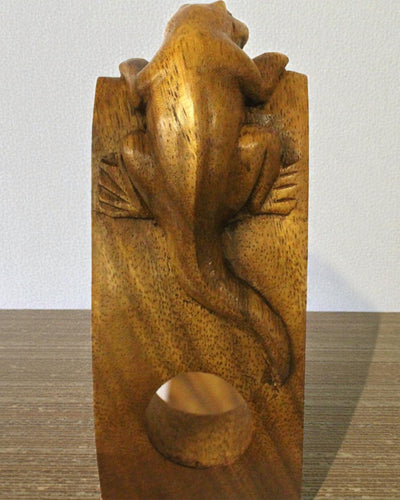 Gekon Balance – taiteellinen tasapainotteleva viiniteline suar-puusta