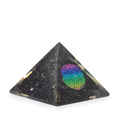 Orgone-pyramidi mustasta turmaliinista 5,5x4,5 cm elämän kukalla