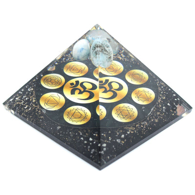 Orgaaninen pyramidi Midnight Om Chakra