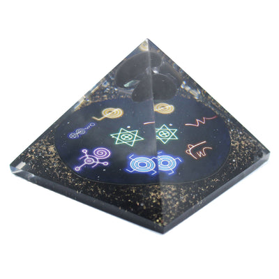 Orgaaninen pyramidi Midnight Reiki