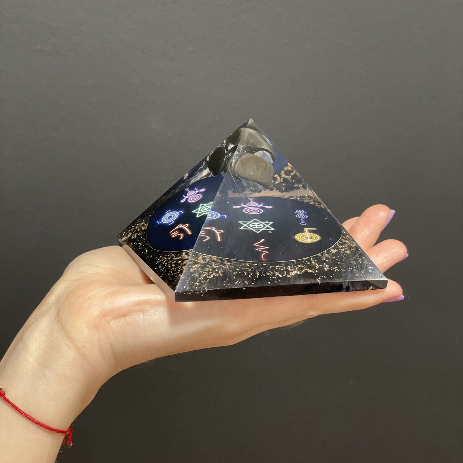 Orgaaninen pyramidi Midnight Reiki