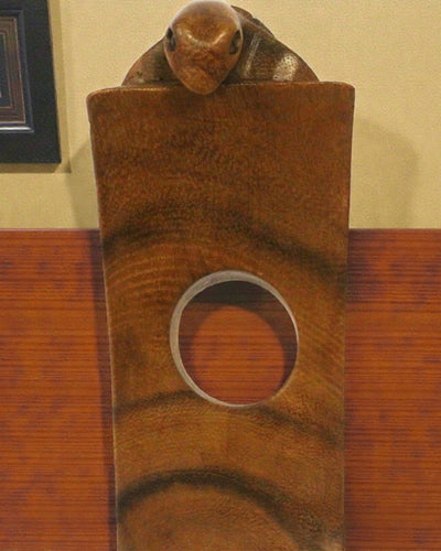 Tortu Tasapaino – käsin veistetty tasapainottuva kilpikonnanmuotoinen viiniteline