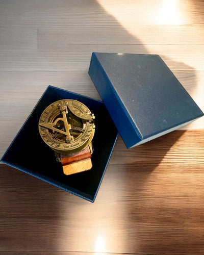 Aurinkokello "Antiikkikompassi", rannekello kompassilla, mahdollisuus personointiin kaiverruksella