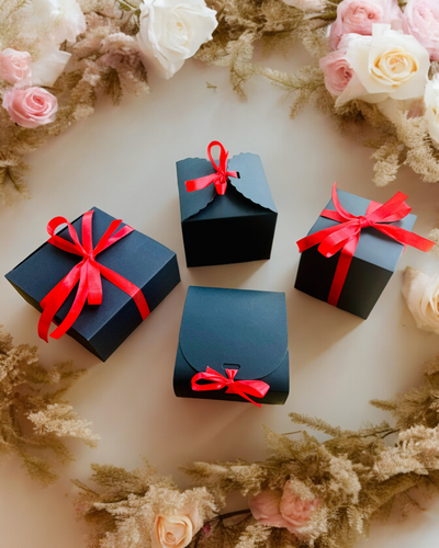 Lahjojen pakkaaminen