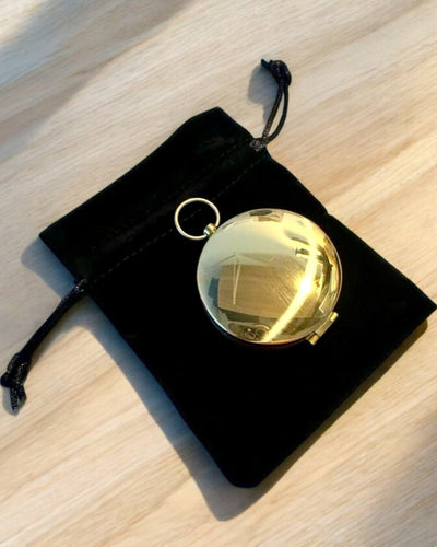 Vedenpitävä Messinkikompassi Hehkuvalla Efektillä - Välttämätön Vaelluksille ja Leirintään, personointi kaiverruksella