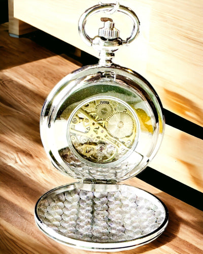 Klassinen taskukello, jossa on kaksoiskansi, manuaalinen, hopeanvärinen