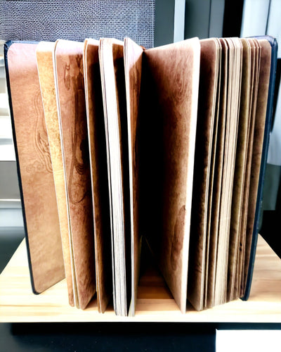 Klassinen Kovakantinen Muistikirja Neulottu Kuvio - Tummansininen. Kaiverrusmahdollisuus