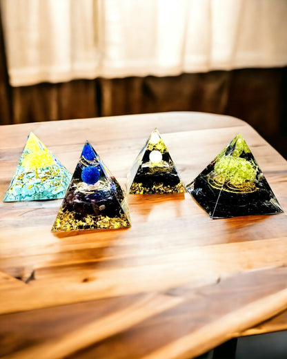Orgoniittipyramidi Obsidiaanilla – Chakran Energiageneraattori, Reiki Meditaatiotyökalu Luonnonkivellä