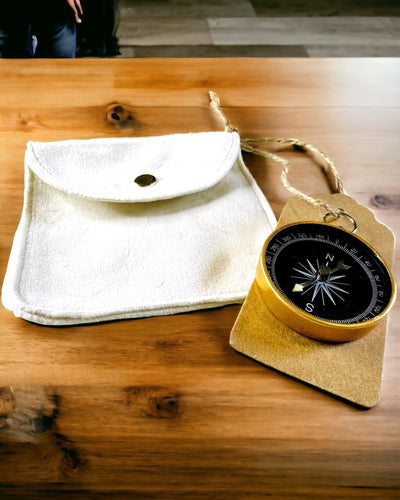 Kompakti Navigointikompassi Metalliviimeistelyllä – Jokaisen Matkailijan Välttämättömyys, kaiverruksella