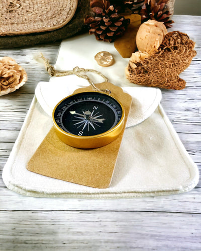 Kompakti Navigointikompassi Metalliviimeistelyllä – Jokaisen Matkailijan Välttämättömyys, kaiverruksella