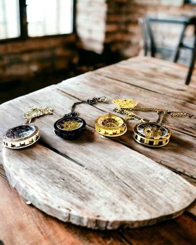 Hopeinen Eksklusiivinen Mekaaninen Taskukello Retro-tyyliin, Vedenkestävä - Eleganssia Joka Tilaisuuteen, kaiverruksella