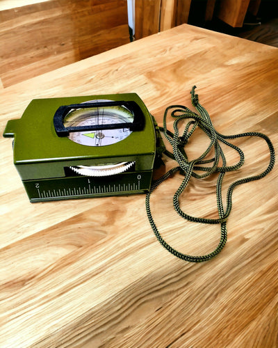 Ammattilainen Inklinometrinen Kompassi K4580 - Vedenkestävä, Monitoiminen, Maastohaasteisiin