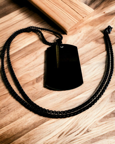 "Kolmen Tyylin Sävyä" -kaulakoru - Tunnuslaatta - Tyylikäs Ruostumattomasta Teräksestä Valmistettu Riipus Kaiverrusmahdollisuudella